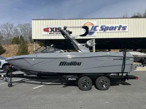 2026 Malibu Boats 23 LSV Icon