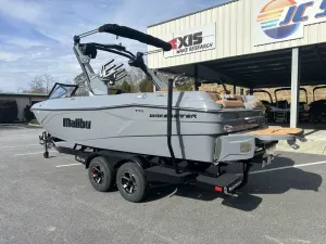 2026 Malibu Boats 23 LSV Icon