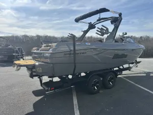 2026 Malibu Boats 23 LSV Icon