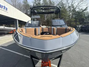 2026 Malibu Boats 23 LSV Icon