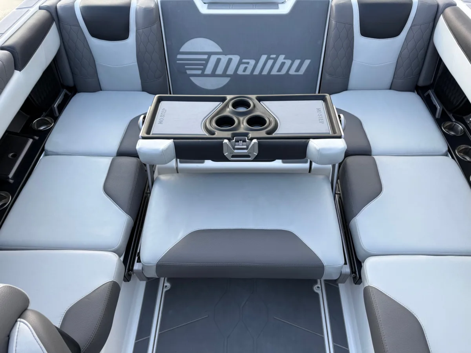 2022 22' Malibu "M220" Bowrider