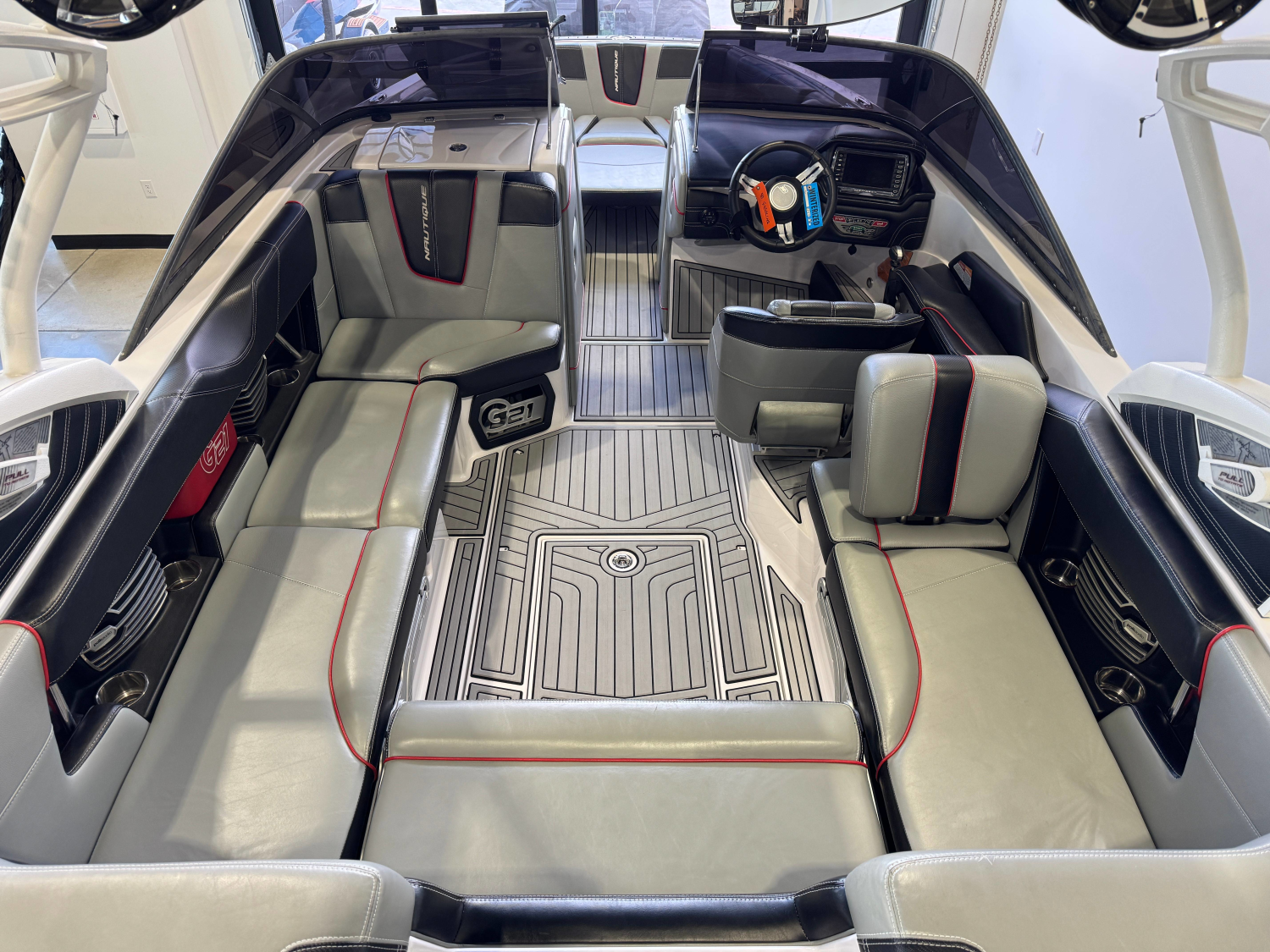 2015 Nautique Super Air Nautique G21