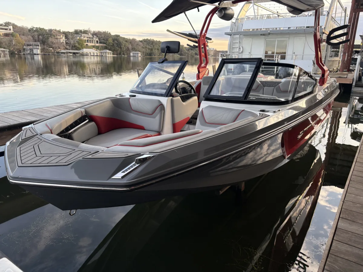 2021 Nautique GS22 original owner with warranty