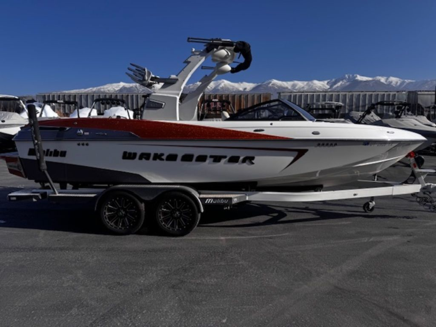 2016 Malibu Boats 23 LSV