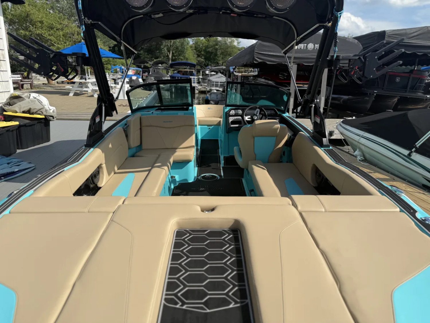 2025 Mastercraft Boats NXT23 - ICON PACKAGE & TRAILER INCLUDED!