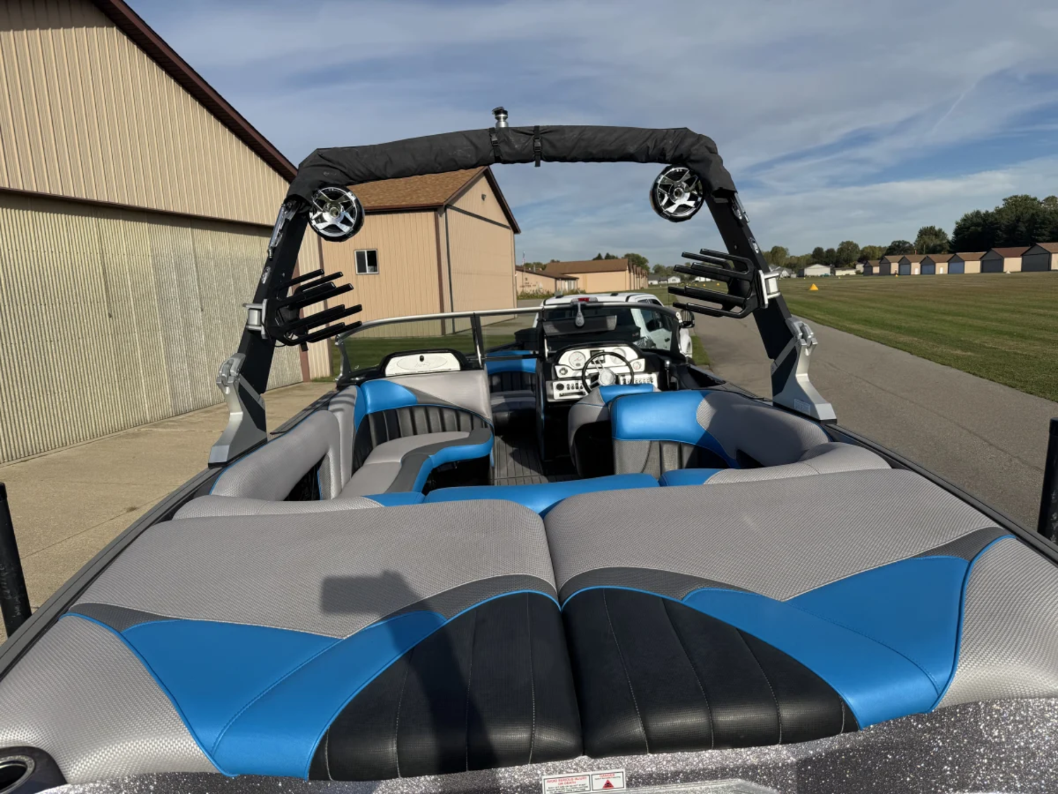 2017 MB Sports Boats B52 23