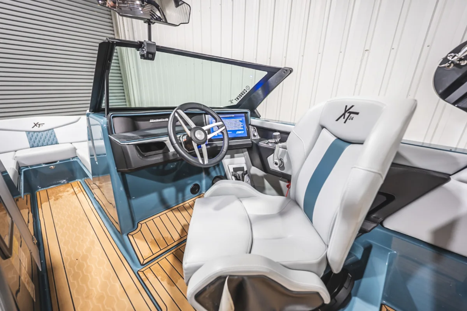 2025 Mastercraft XT24