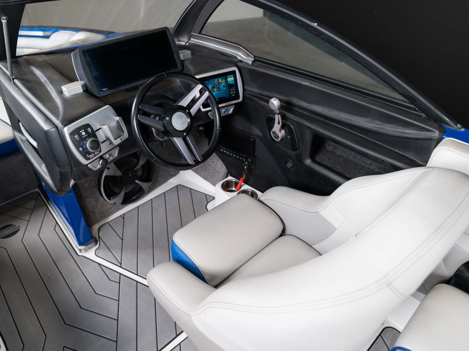 2017 Malibu Boats 25LSV