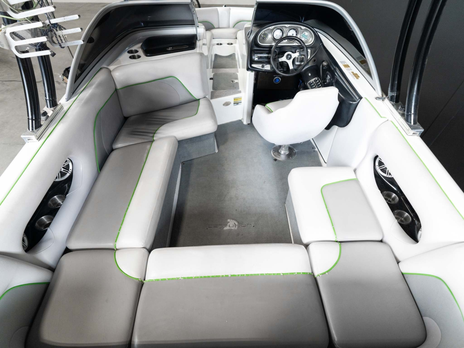 2009 Centurion Boats Air Warrior Falcon V