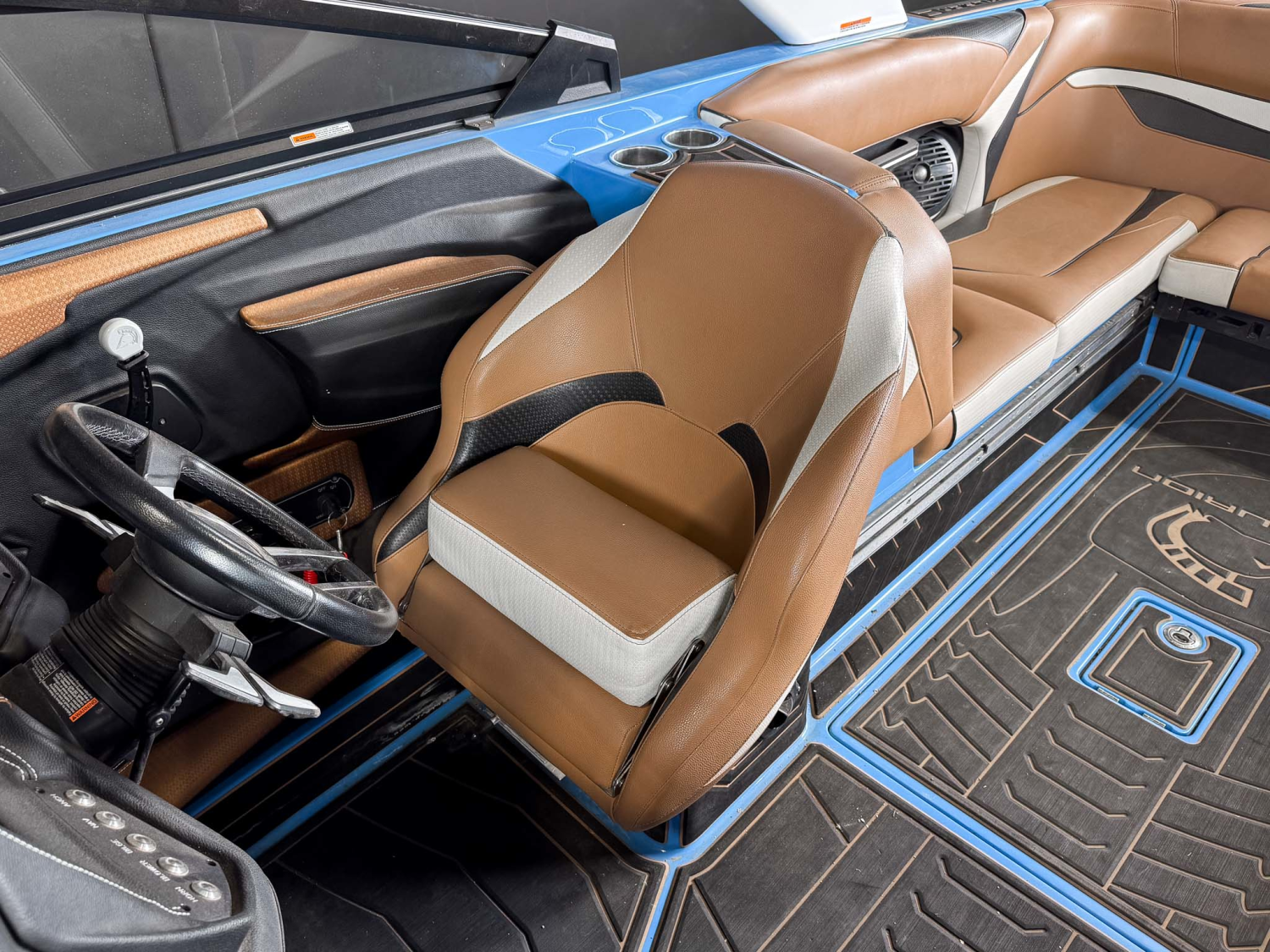 2018 Centurion Boats Ri237