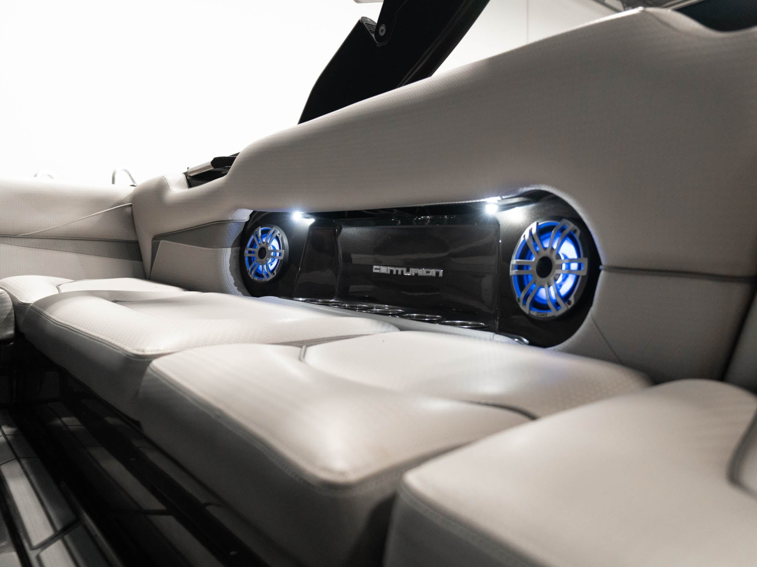 2020 Centurion Boats Vi24