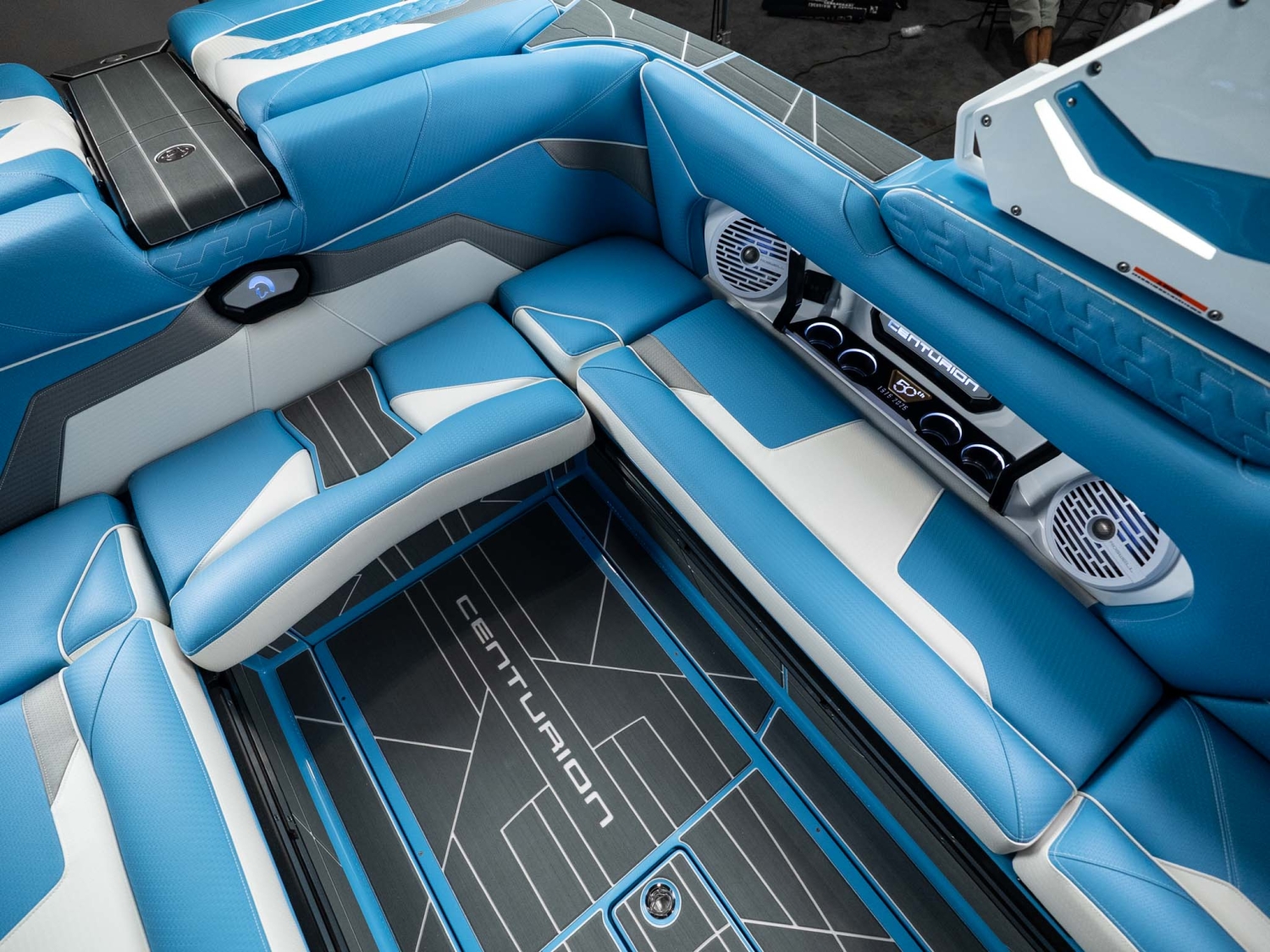 2026 Centurion Boats Ri245