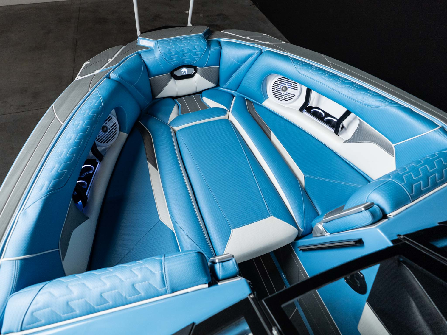 2026 Centurion Boats Ri245