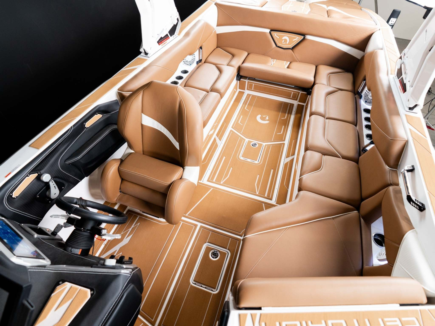 2026 Centurion Boats Nv243