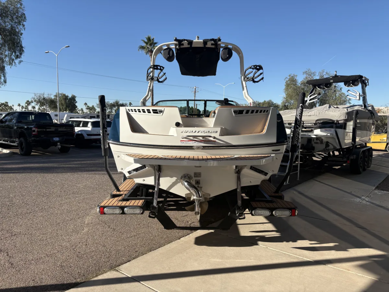 2021 Nautique 230 
