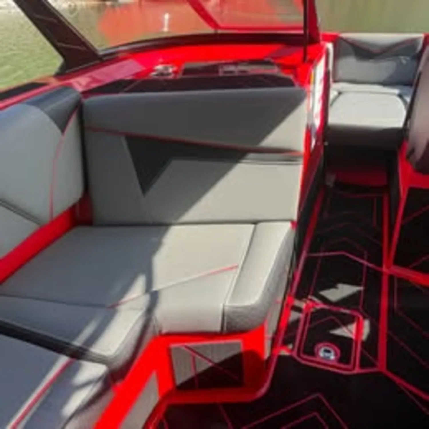 NEW 2024 Supreme S220