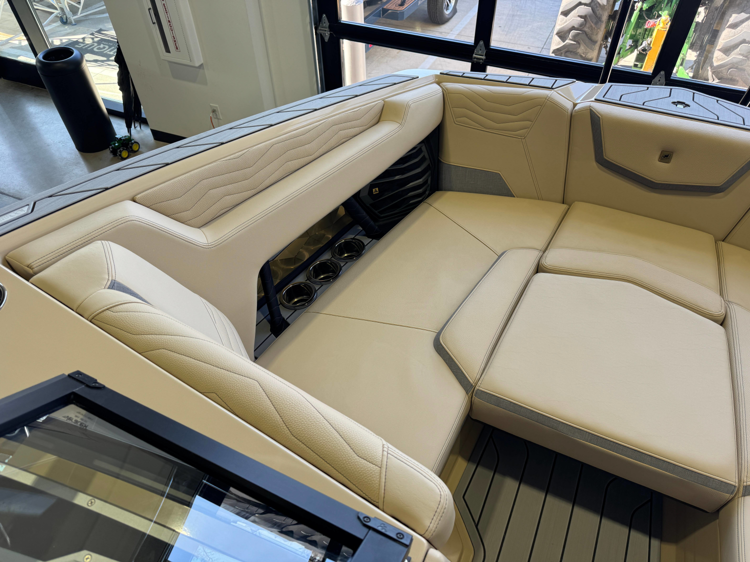 2025 Nautique Super Air Nautique G23