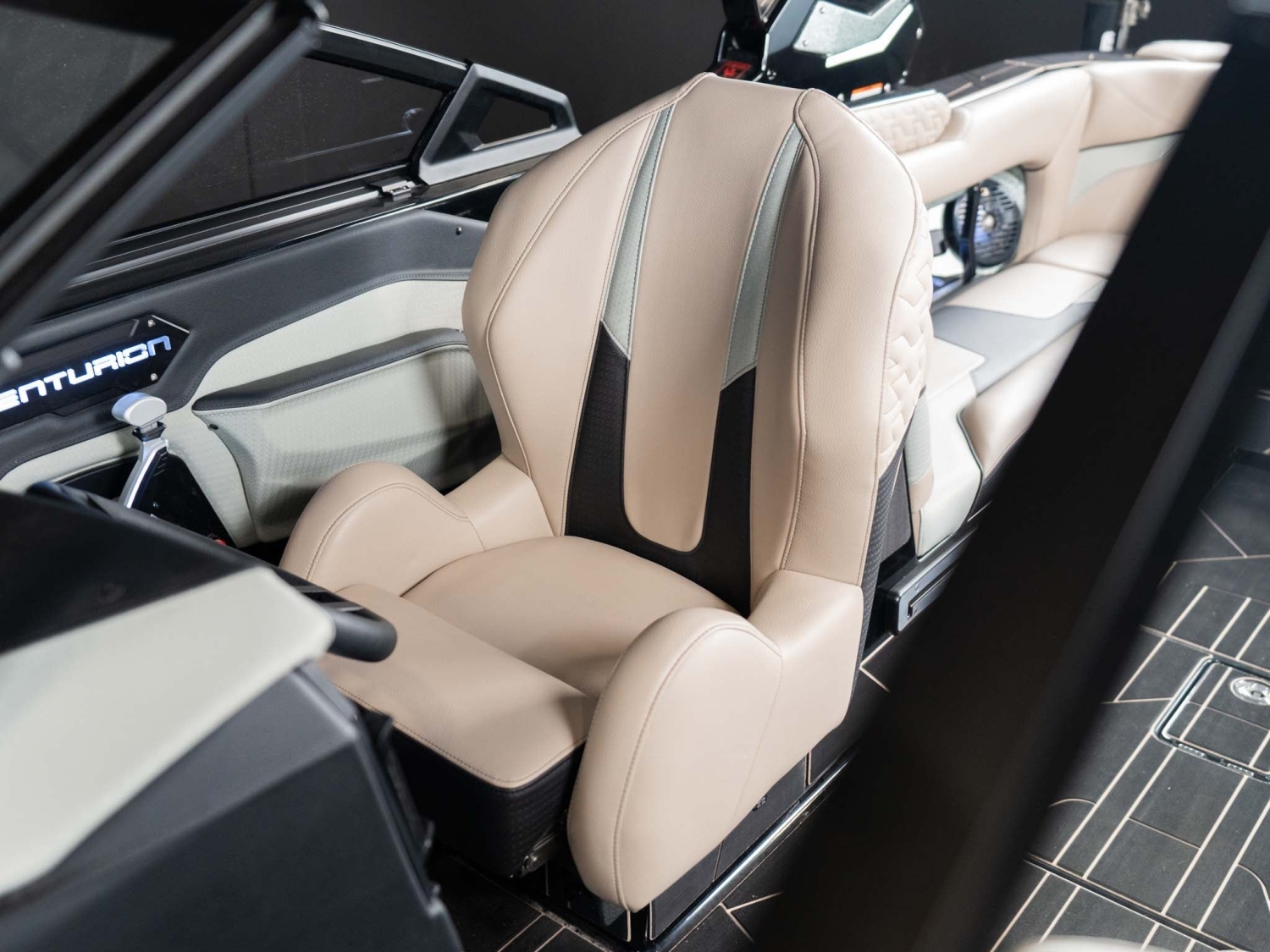 2026 Centurion Boats Ri245