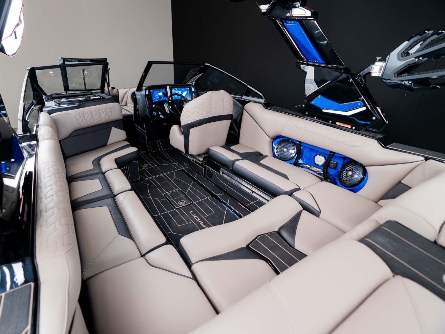 2026 Centurion Boats Ri230