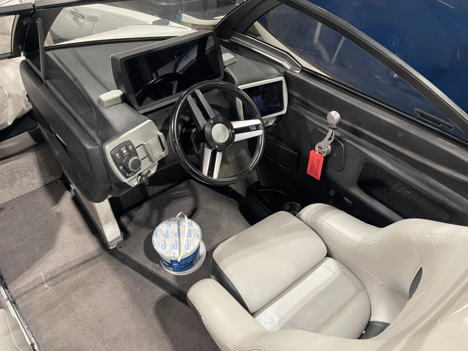 2016 Malibu Wakesetter 22 VLX**ready for summer**