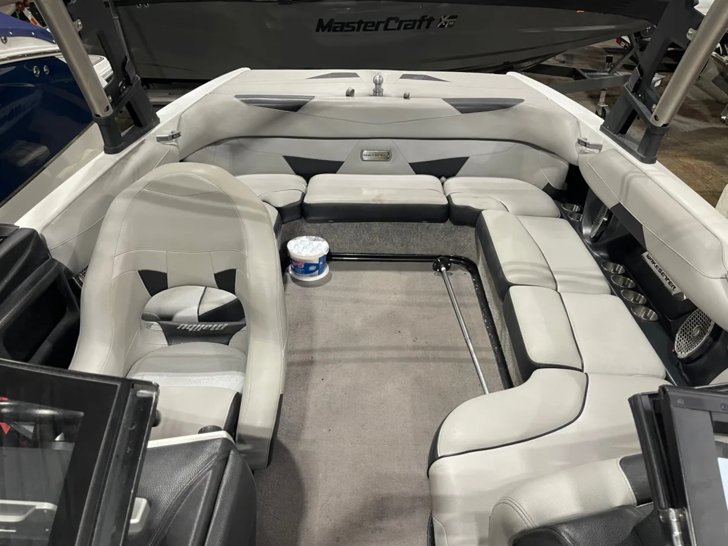2016 Malibu Wakesetter 22 VLX**ready for summer**
