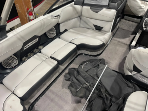 2016 Malibu Boats Wakesetter VLX for sale in Issaquah, Washington