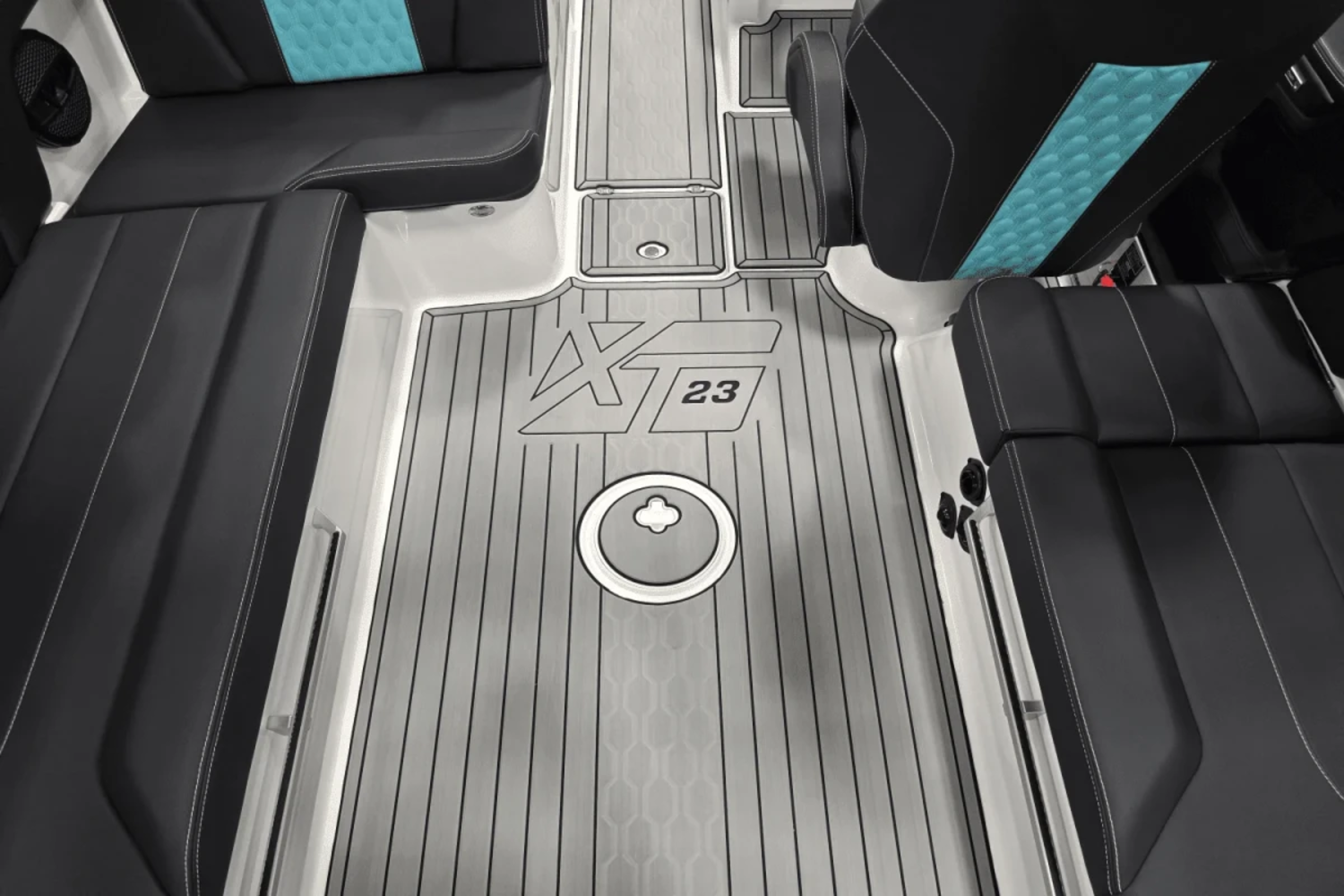 2025 Mastercraft XT23 - 209132