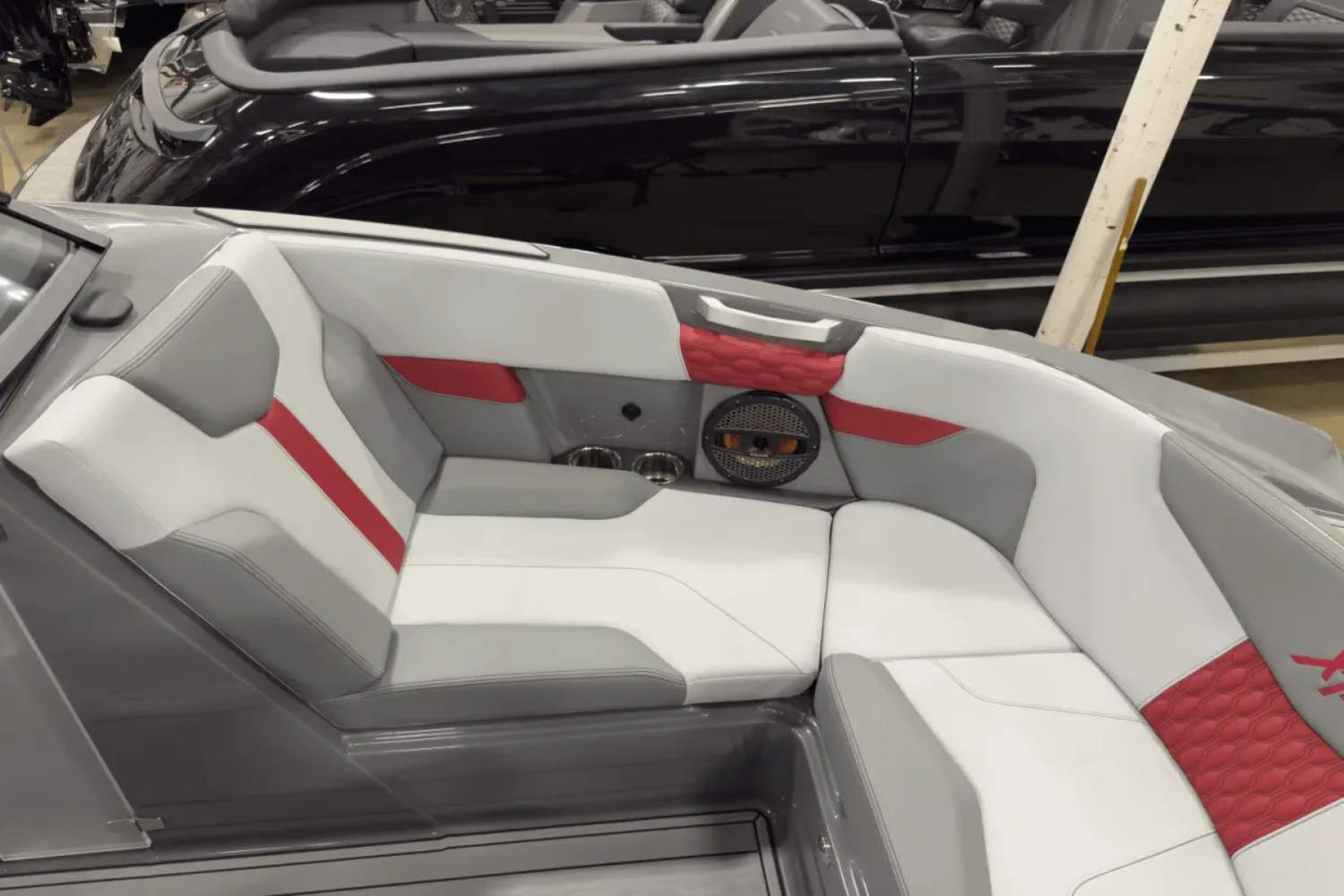 2025 Mastercraft XT22 - 210042