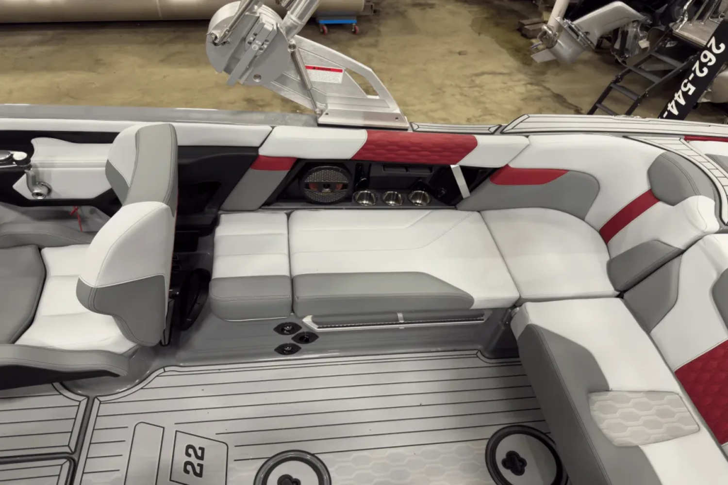 2025 Mastercraft XT22 - 210042