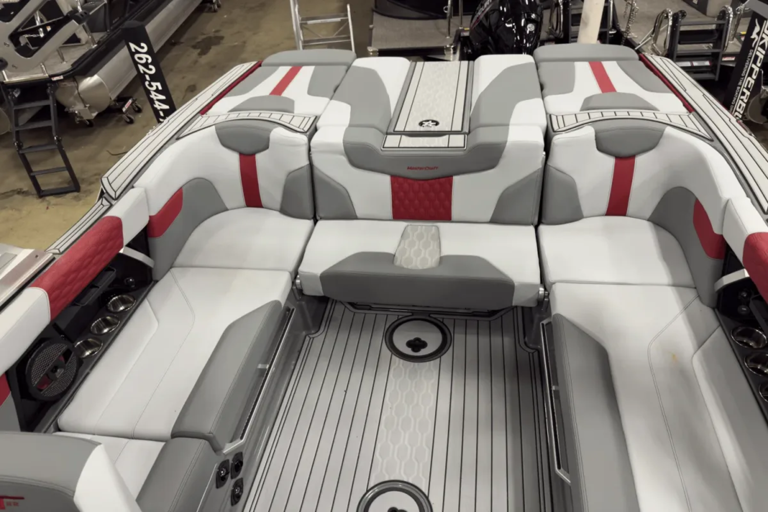 2025 Mastercraft XT22 - 210042