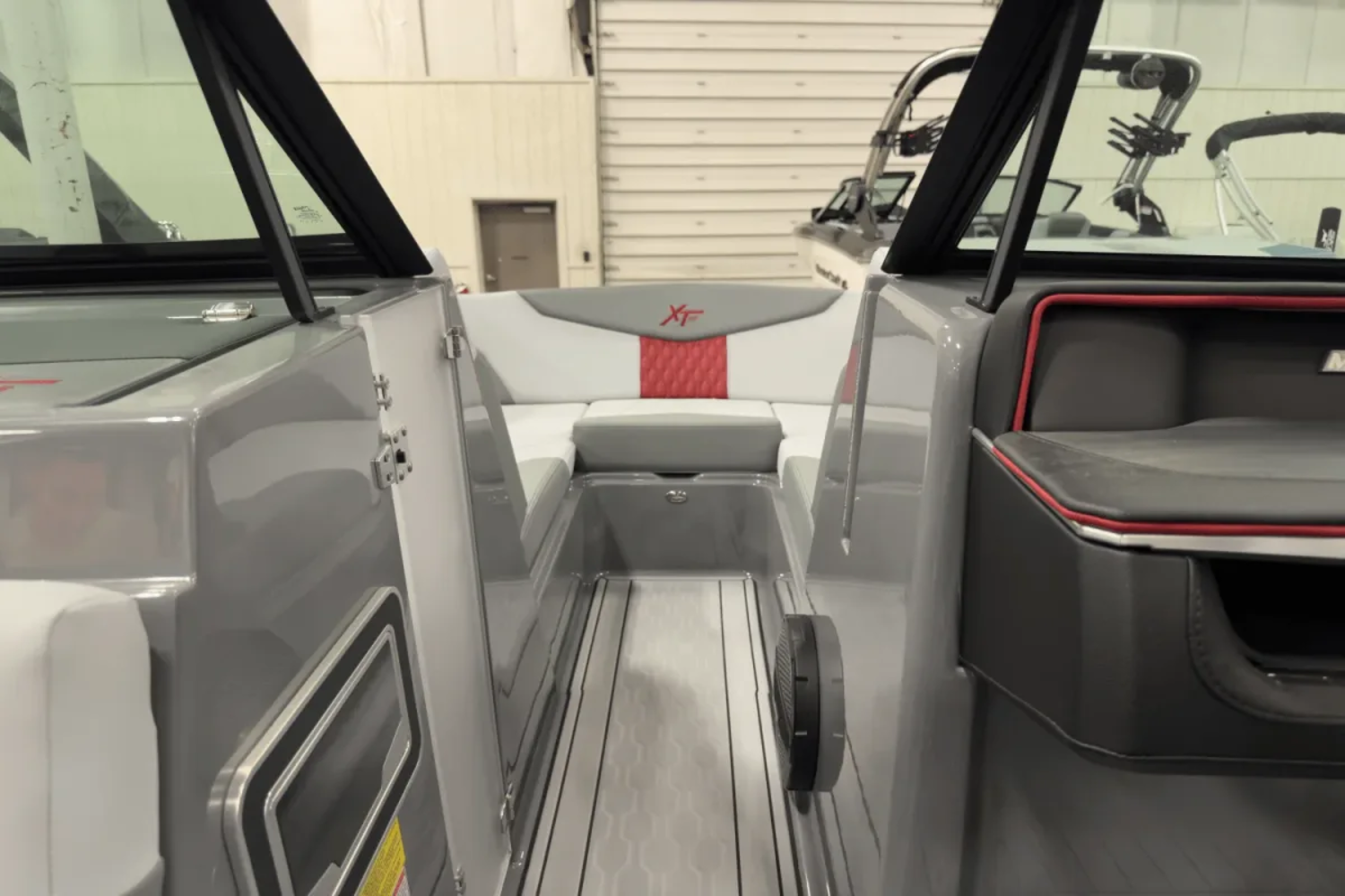 2025 Mastercraft XT22 - 210042