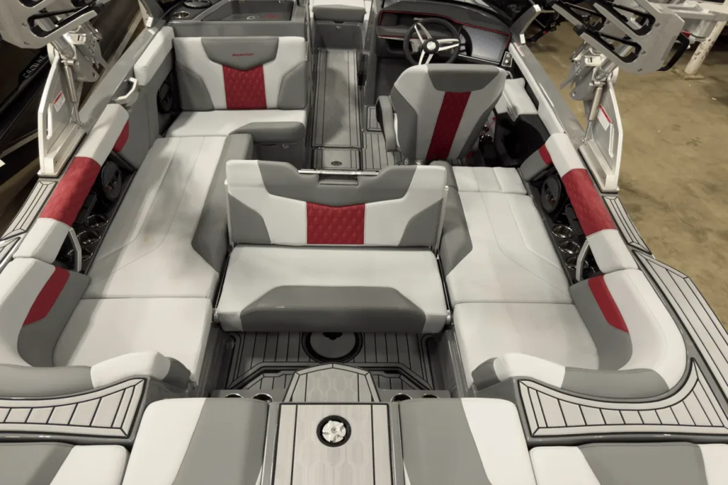 2025 Mastercraft XT22 - 210042