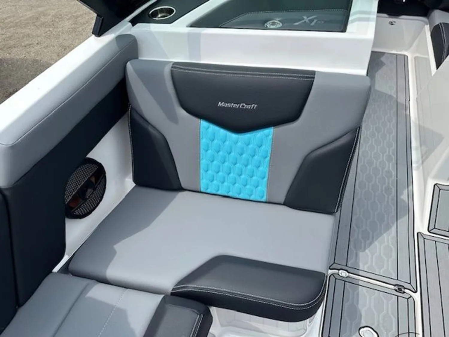 2024 Mastercraft XT23 - 209103