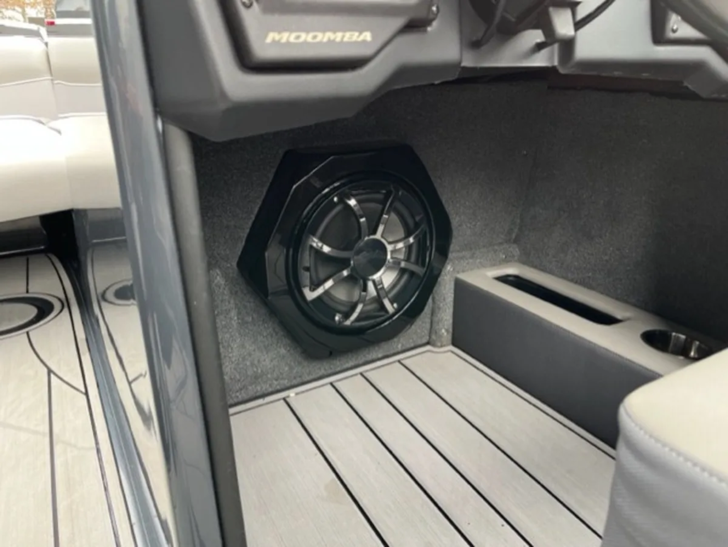 2020 MOOMBA MOJO WITH 315 HRS 