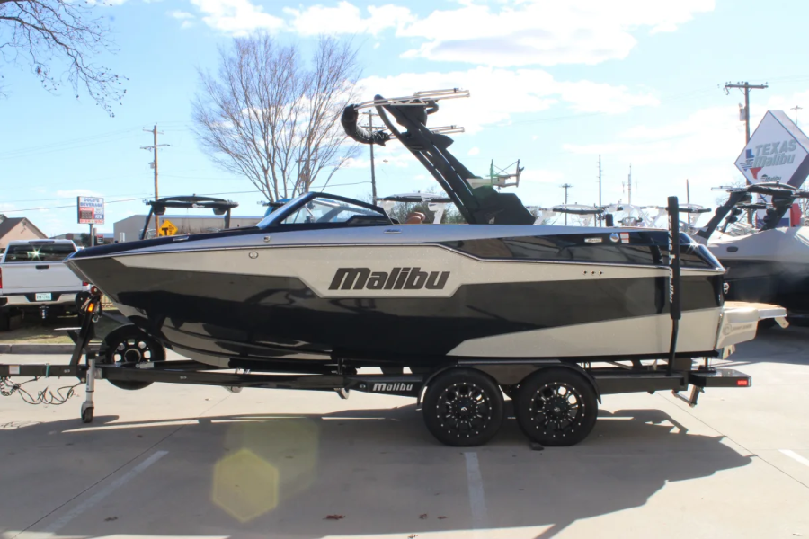 2023 Malibu Boats M220 for sale in Dallas, Texas