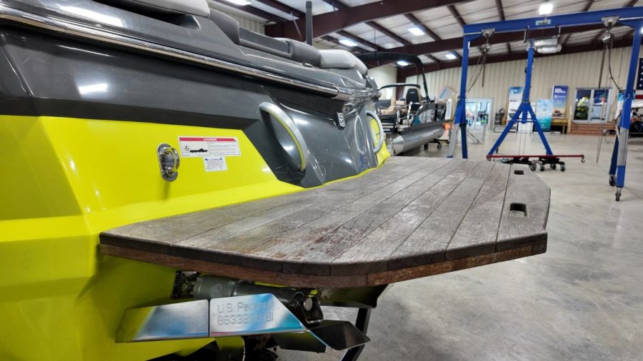 2018-mastercraft-xt22-122150-image9