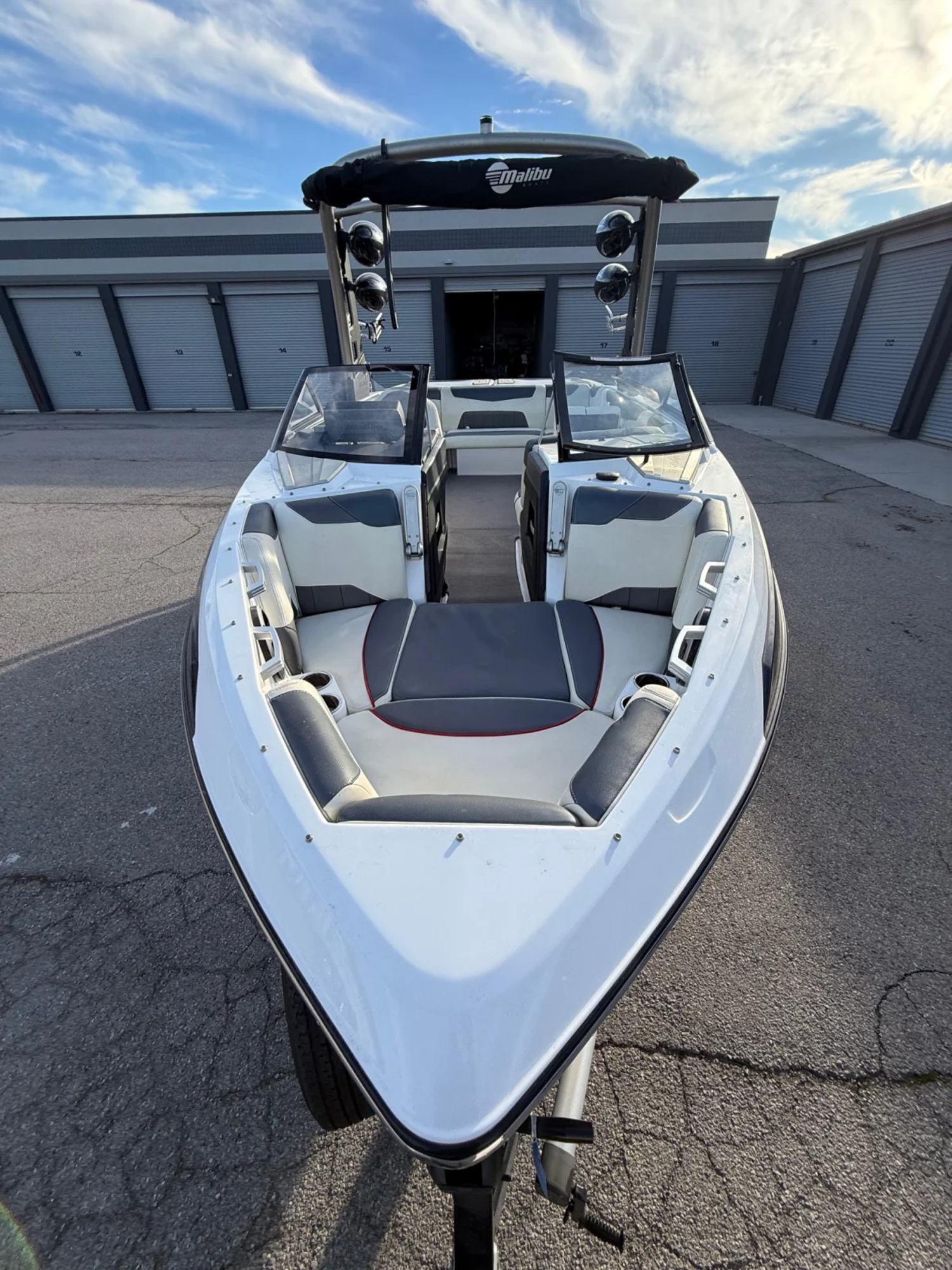 2018 Malibu 23 LSV