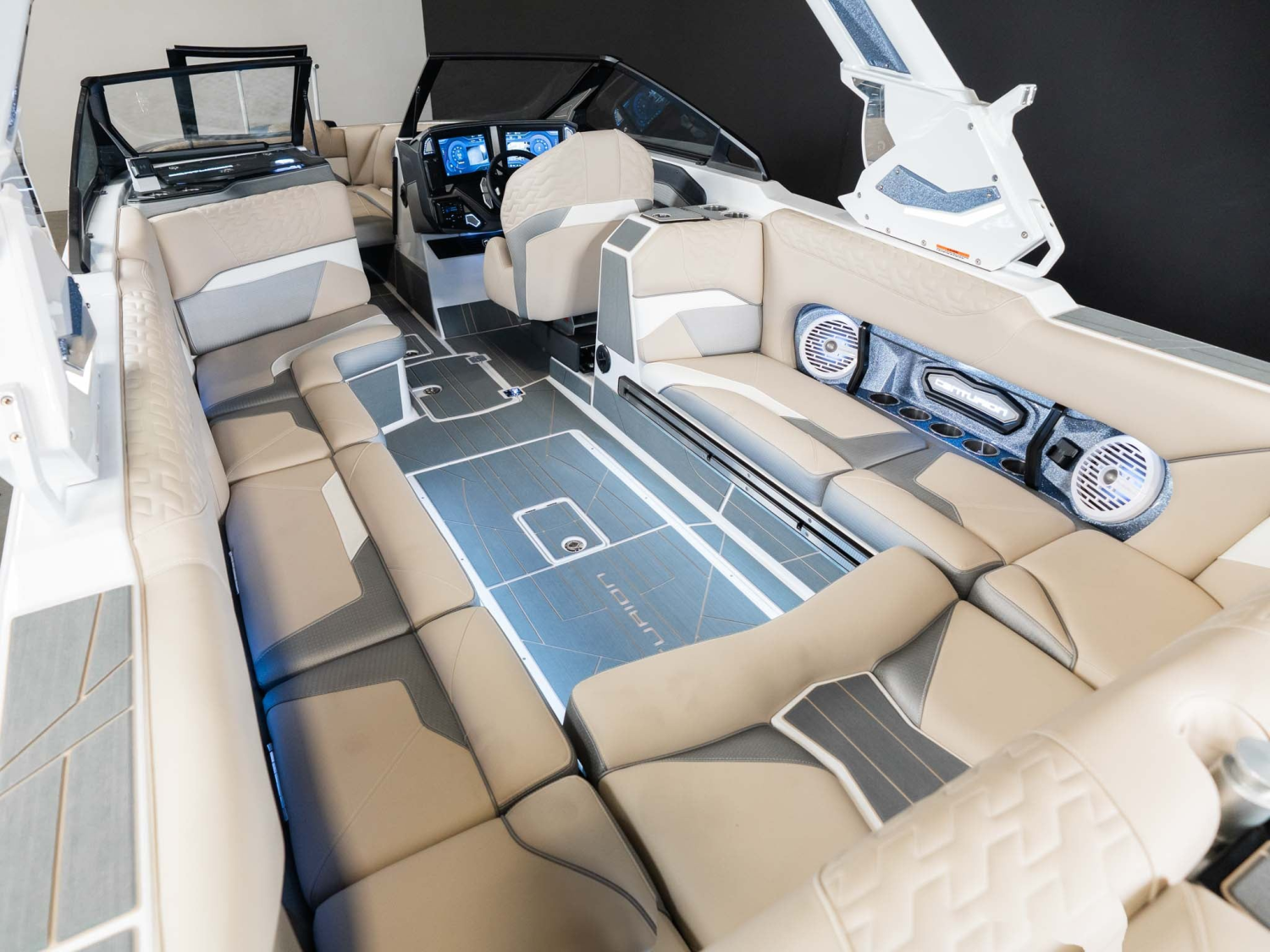 2026 Centurion Boats Ri245