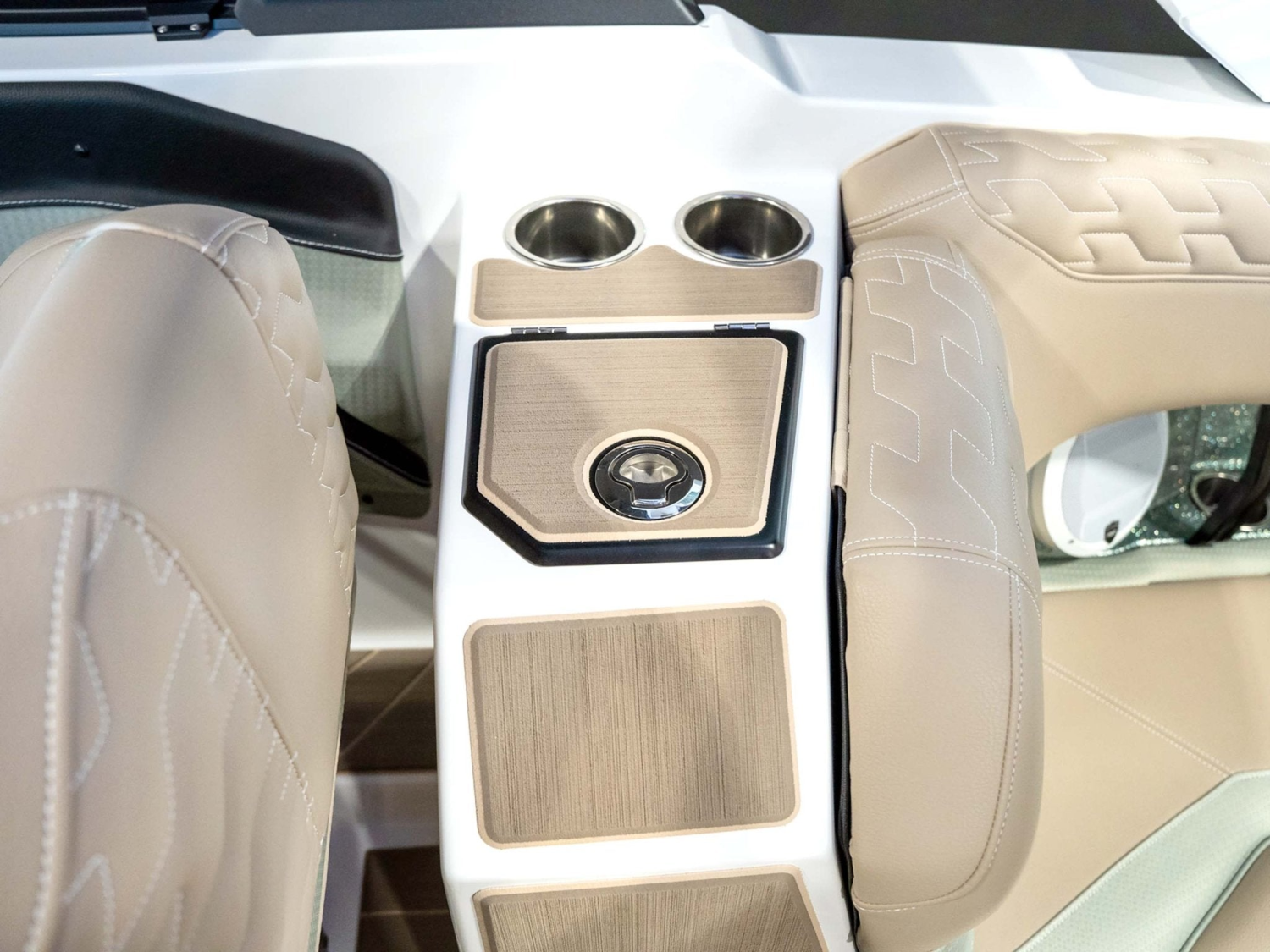 2025 Centurion Boats Ri245