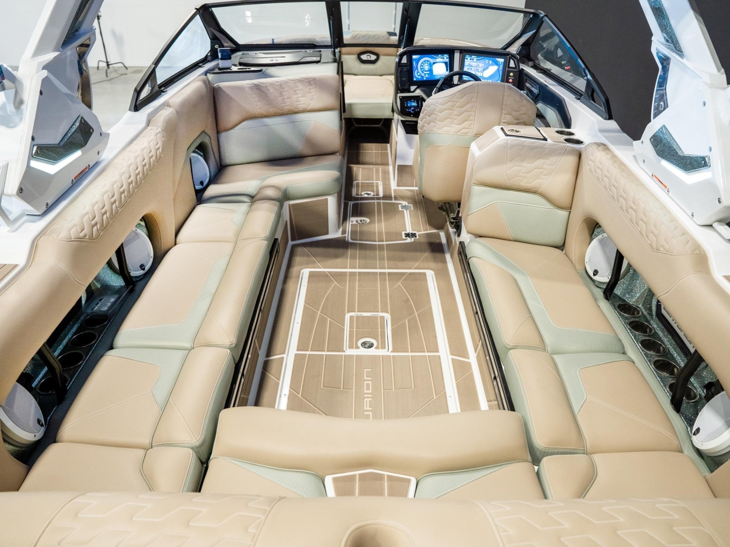 2025 Centurion Boats Ri245