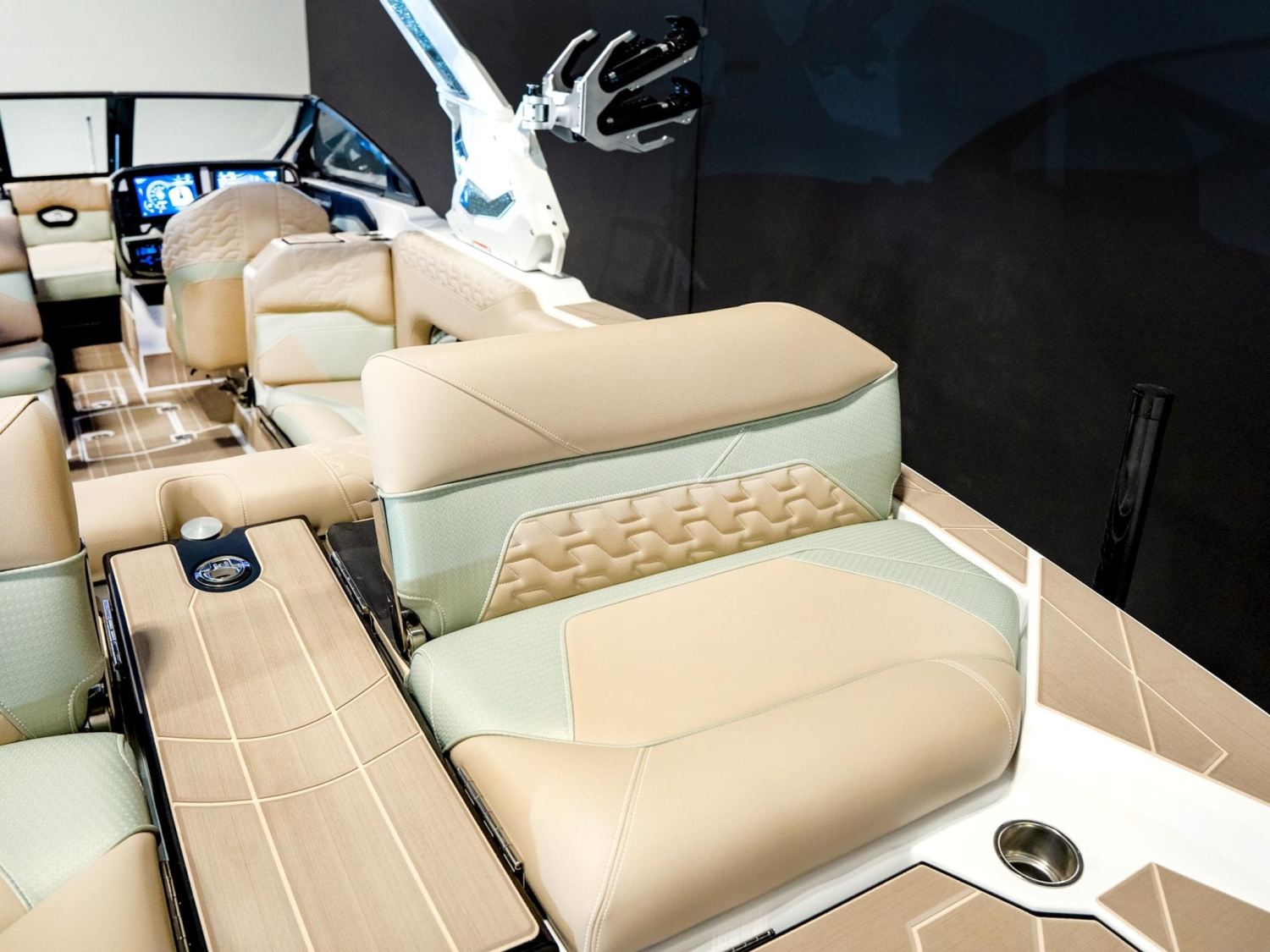 2025 Centurion Boats Ri245