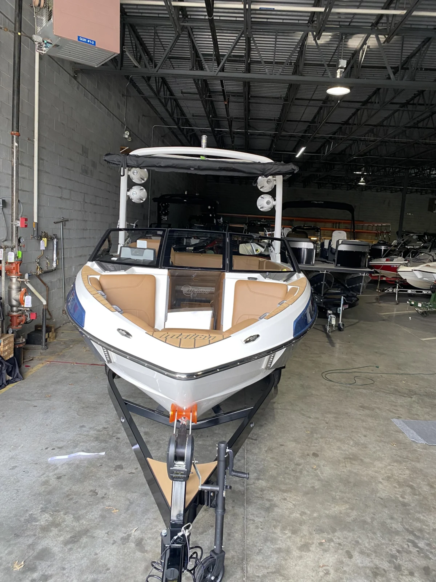 2022 Malibu Boats Wakesetter 22 LSV