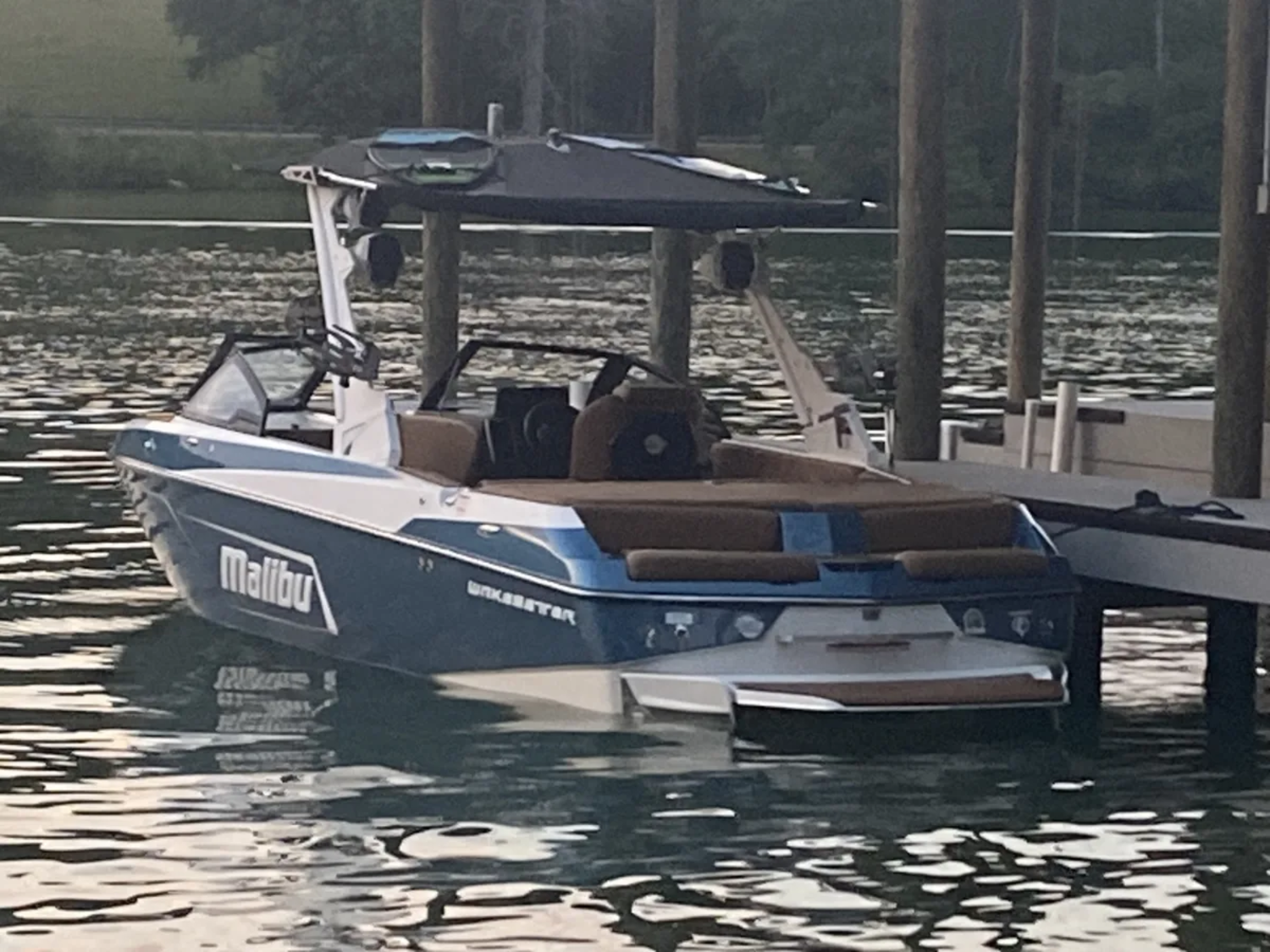 2022 Malibu Boats Wakesetter 22 LSV