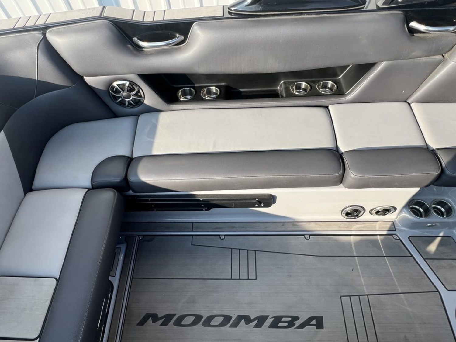 2021 MOOMBA Max