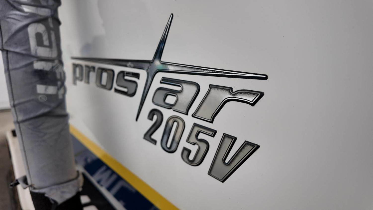 2001 Mastercraft 205V