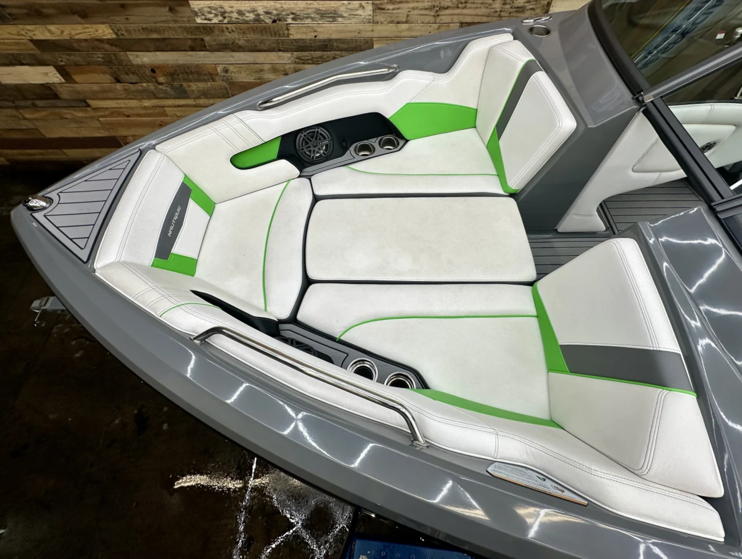 2017 Super Air Nautique 230
