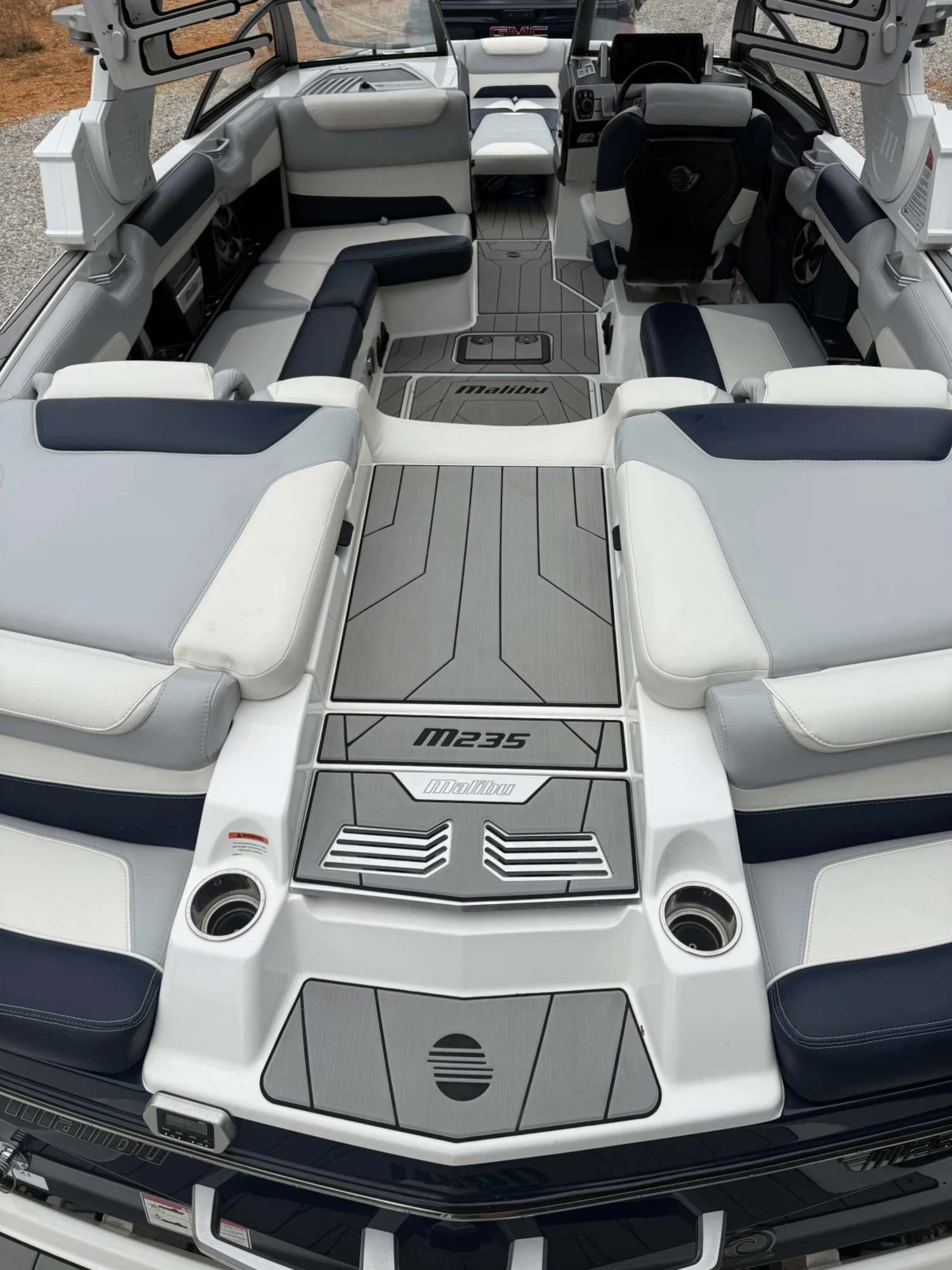 2019 Malibu Boats M235