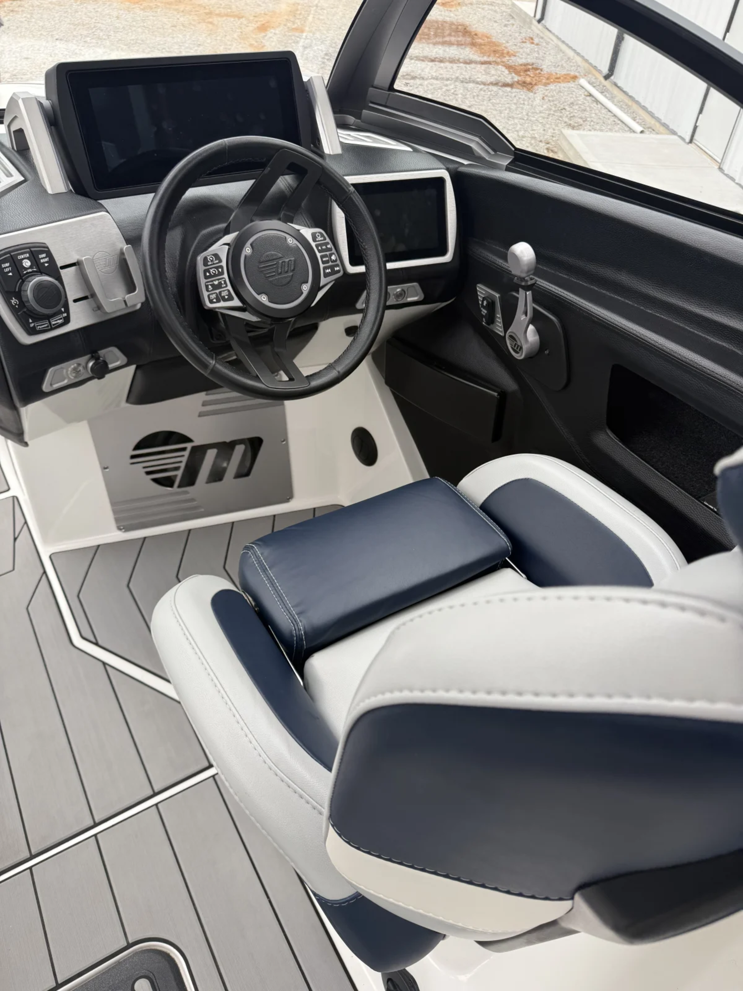 2019 Malibu Boats M235