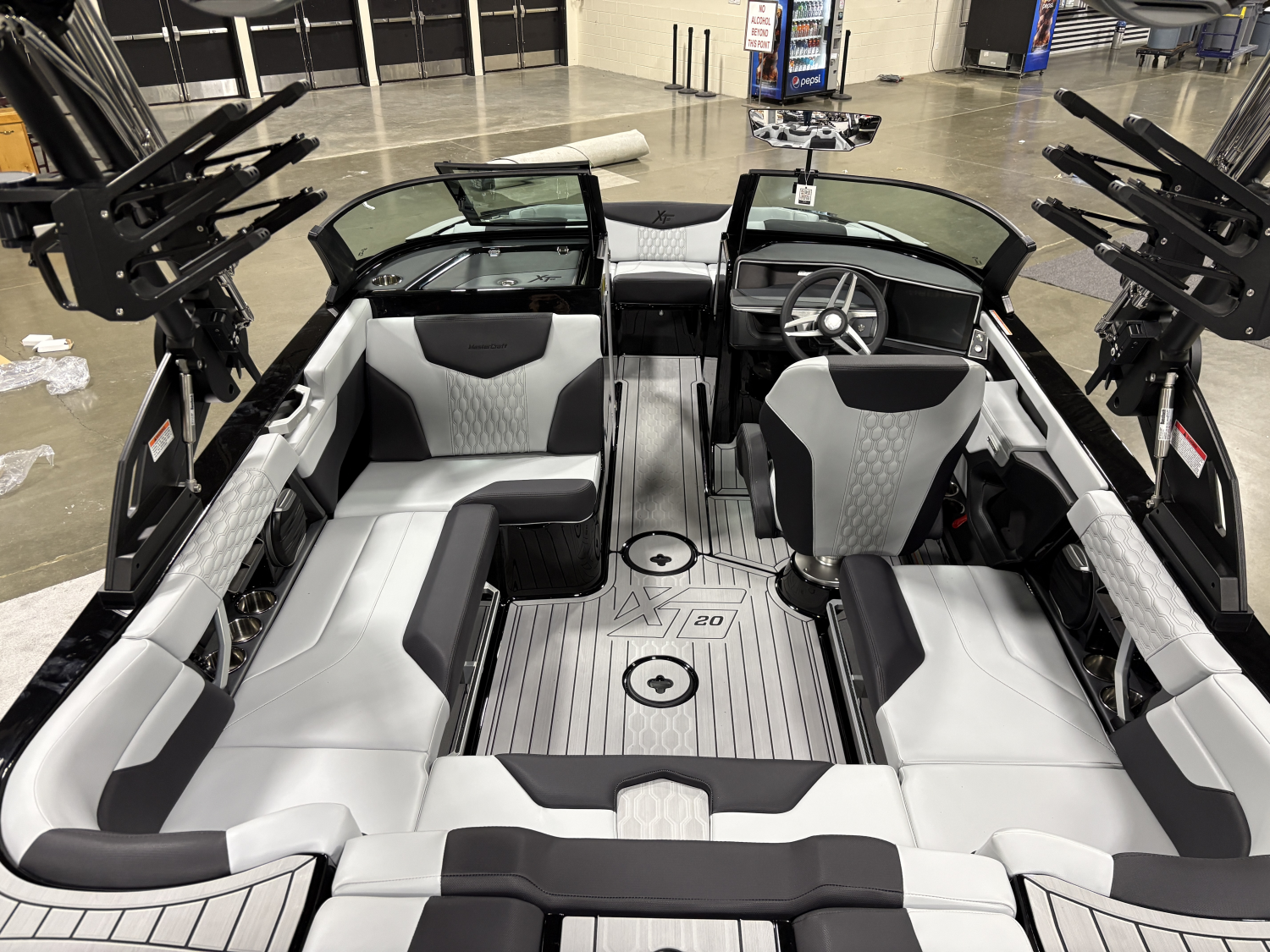 2026 MasterCraft XT20