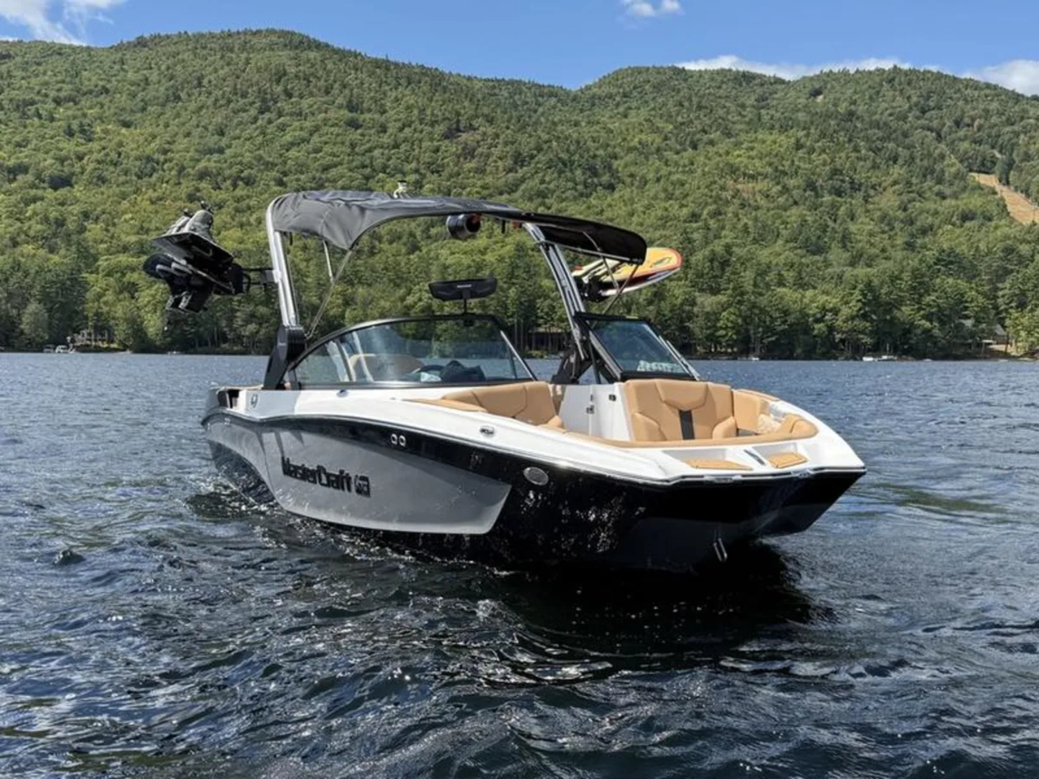 2025 MasterCraft XT20 - Executive Demo